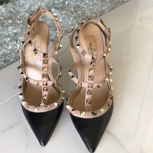 Classic Valentino rock stud pumps